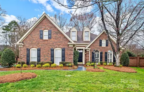 10417 Pullengreen Dr, Charlotte, NC 28277
