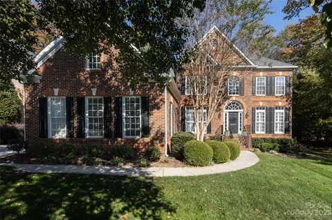 10226 Hazelview Dr, Charlotte, NC 28277