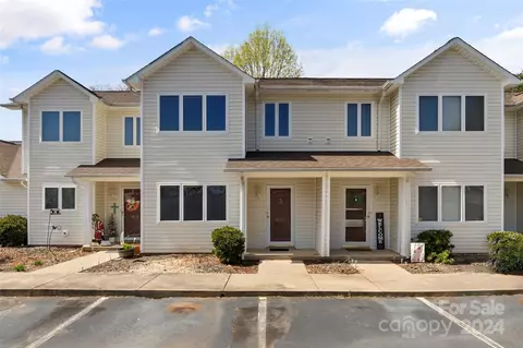 3274 White Oak Ct, Claremont, NC 28610