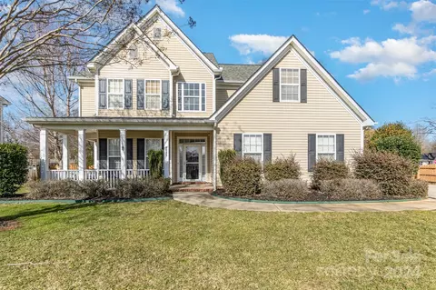9033 Crusaders Ct, Matthews, NC 28105