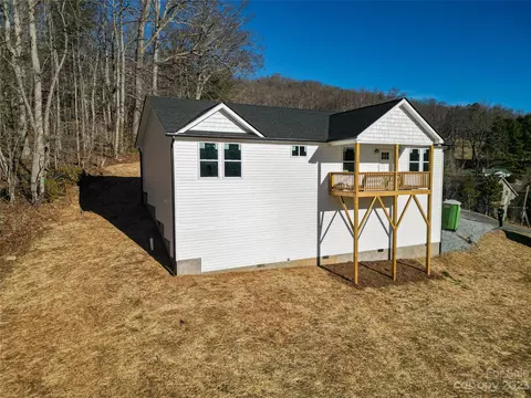 425 Lindsey Loop Rd, Fletcher, NC 28732