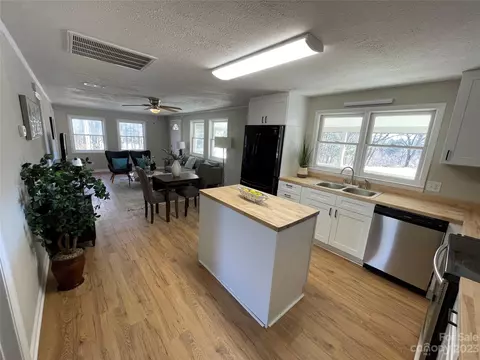 2 Selma Cir, Flat Rock, NC 28731 photo 7