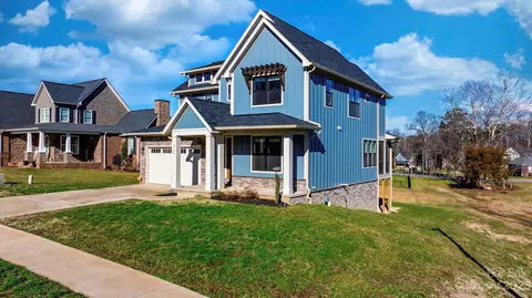 3780 10th Ne St NE, Hickory, NC 28601 photo 3