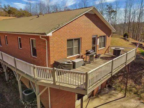 331 Cobblestone Ln, Ferguson, NC 28624 photo 8