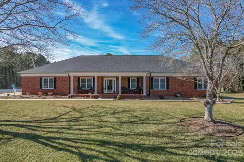 92 River Haven Dr, Taylorsville, NC 28681