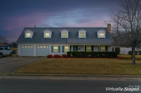305 Knox St, Clover, SC 29710