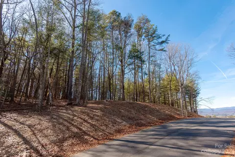 Northview Drive, Hendersonville, NC 28791