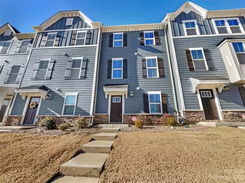 1339 Ashbury St, Charlotte, NC 28216