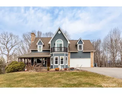 27 Justice Dr, Leicester, NC 28748
