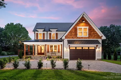 1350 Richland Dr, Charlotte, NC 28211