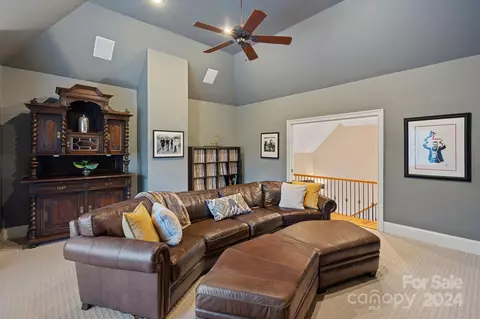 Exterior - 13528 Evening Primrose Dr, Davidson, NC 28036 photo 5 of 12