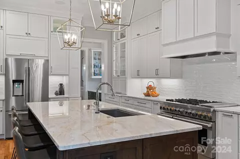 Kitchen - 13528 Evening Primrose Dr, Davidson, NC 28036 photo 4 of 6
