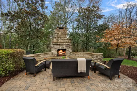 Exterior - 13528 Evening Primrose Dr, Davidson, NC 28036 photo 6 of 12