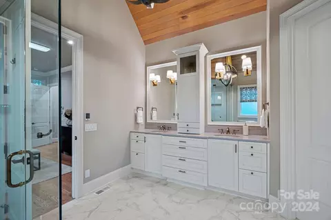 Bath - 13528 Evening Primrose Dr, Davidson, NC 28036 photo 1 of 7