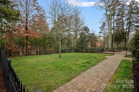 Exterior - 13528 Evening Primrose Dr, Davidson, NC 28036 photo 11 of 12