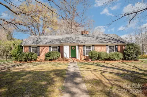 3901 Sulkirk Rd, Charlotte, NC 28210