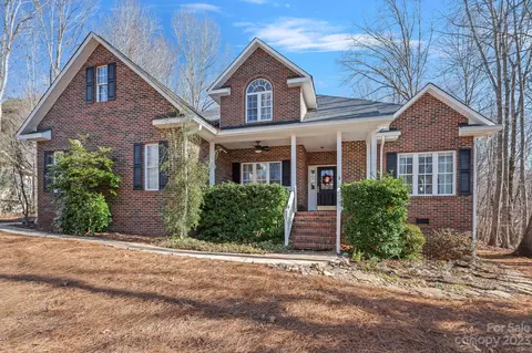 122 Dobbin Ln, Mooresville, NC 28117