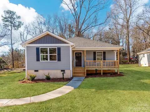 713 Goodson St, Mount Holly, NC 28120