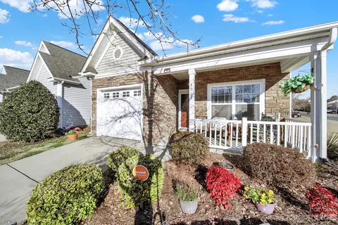 5081 Newport Lakes Dr, Rock Hill, SC 29732