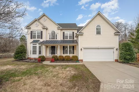 220 Flowering Grove Ln, Mooresville, NC 28115