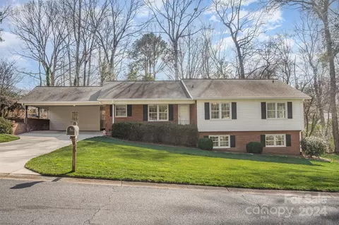 926 Shady Bluff Dr, Charlotte, NC 28211