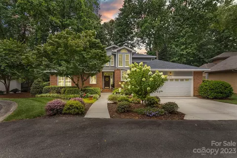 6614 Glenleaf Ct, Charlotte, NC 28270