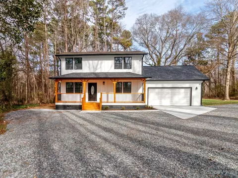 11328 Tema Cir, Charlotte, NC 28214