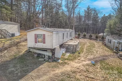 19 Luckenbach Dr, Fairview, NC 28730