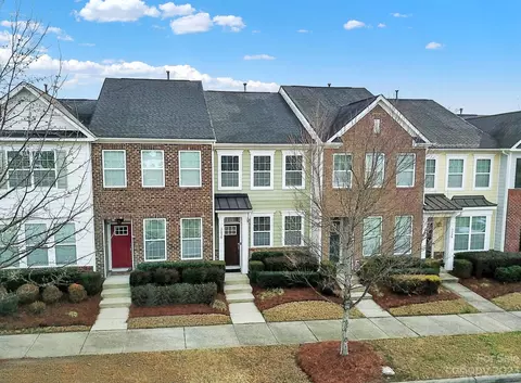 3236 Bending Birch Pl, Charlotte, NC 28206