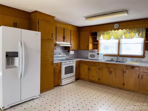 406 Fair E St E, Bethune, SC 29009 photo 11