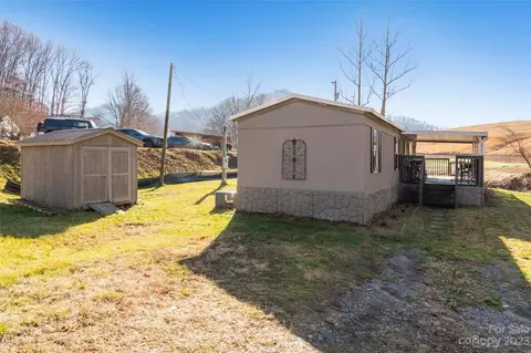 6223 Crabtree Rd, Clyde, NC 28721 photo 6