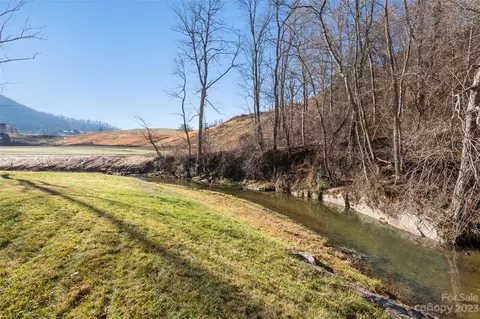 6223 Crabtree Rd, Clyde, NC 28721 photo 7