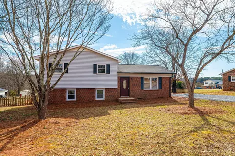 2673 Glenn St, Newton, NC 28658