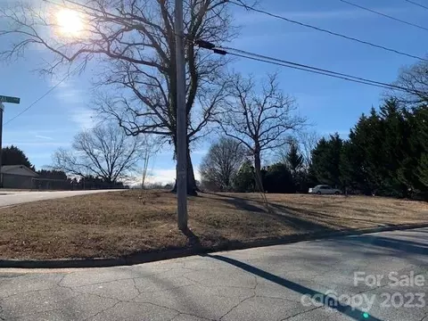 12 Central Ave, Granite Falls, NC 28630