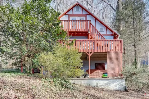 125 Village Rd, Lake Lure, NC 28746