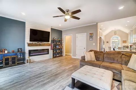 1675 Sharon Ln, Lancaster, SC 29720 photo 4