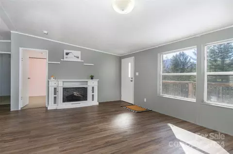 68 Charlie Mac Dr, Burnsville, NC 28714