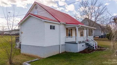 70 4th Em St, Marion, NC 28752 photo 7