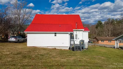 70 4th Em St, Marion, NC 28752 photo 8