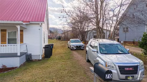 70 4th Em St, Marion, NC 28752 photo 5