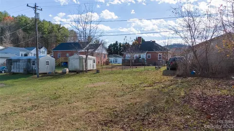 70 4th Em St, Marion, NC 28752 photo 12