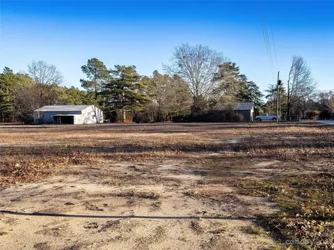 404 E Fair St, Bethune, SC 29009 photo 2