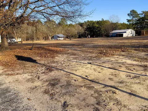 404 E Fair St, Bethune, SC 29009 photo 4