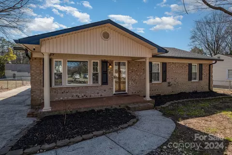 1000 Skyway Dr, Kannapolis, NC 28083