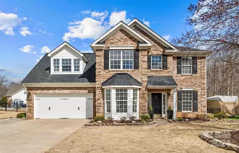 166 Fox Hollow Rd, Mooresville, NC 28117