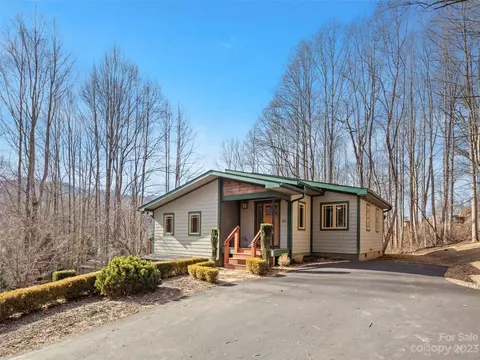 201 Chancery Ln, Waynesville, NC 28786