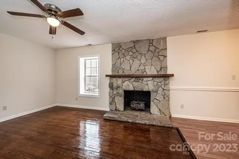7 E Holly St, Maiden, NC 28650 photo 9