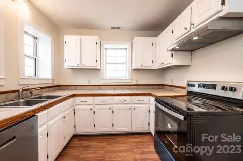 7 E Holly St, Maiden, NC 28650 photo 16