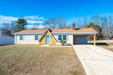 2110 Walt Arney Rd, Lenoir, NC 28645