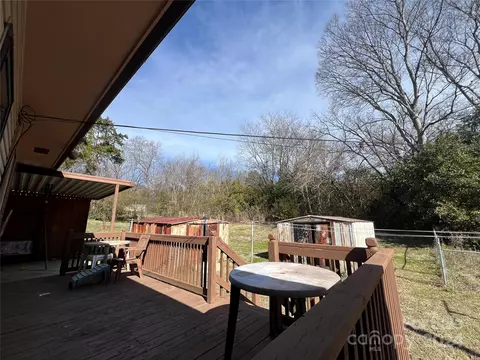 Exterior - 985 13th St, Lancaster, SC 29720 photo 3 of 9